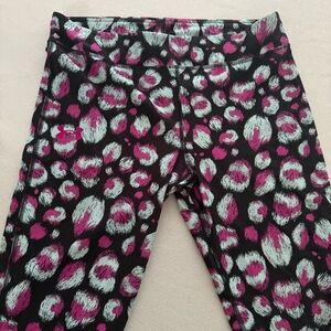 Under Armour Women’s XL' Pink, TEAL  & Black Leopard Print Leggings